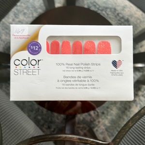 New and sealed Color Street Retired Your Corally Invited Coral with Sparkles